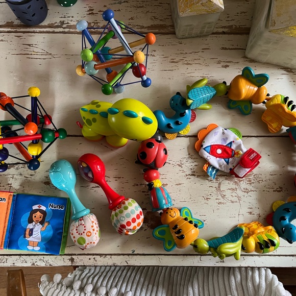 Lot of baby sensory toys  🧸 🪇 - Picture 1 of 13